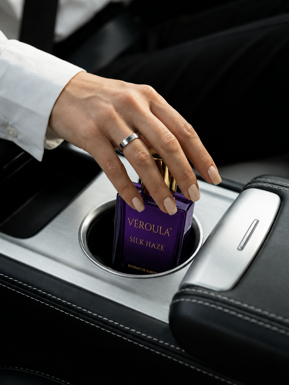 Véroula Silk Haze 100 ML Extrait de Parfum in a luxury car